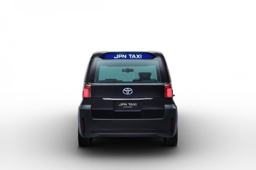  Toyota JPN Taxi Concept 2013 года  (фото 32 из 37)